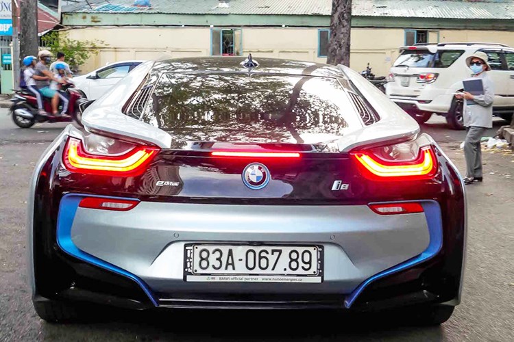 Xe++ - Siêu xe BMW i8 tiền tỷ, biển khủng 'đổi màu' tại Sóc Trăng (Hình 8).