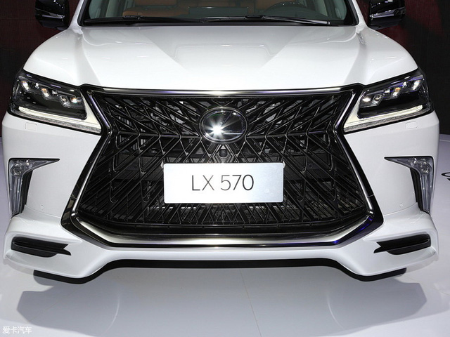 Xe++ - Lexus LX570 Superior phiên bản châu Á đắt gần gấp đôi so với châu Âu (Hình 8).