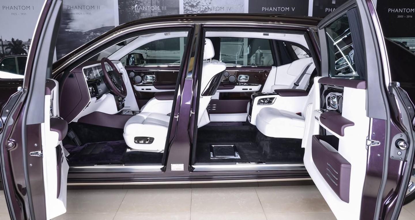 Xe++ - Cận cảnh chi tiết sedan siêu sang Rolls-Royce Phantom VIII tại Dubai (Hình 7).