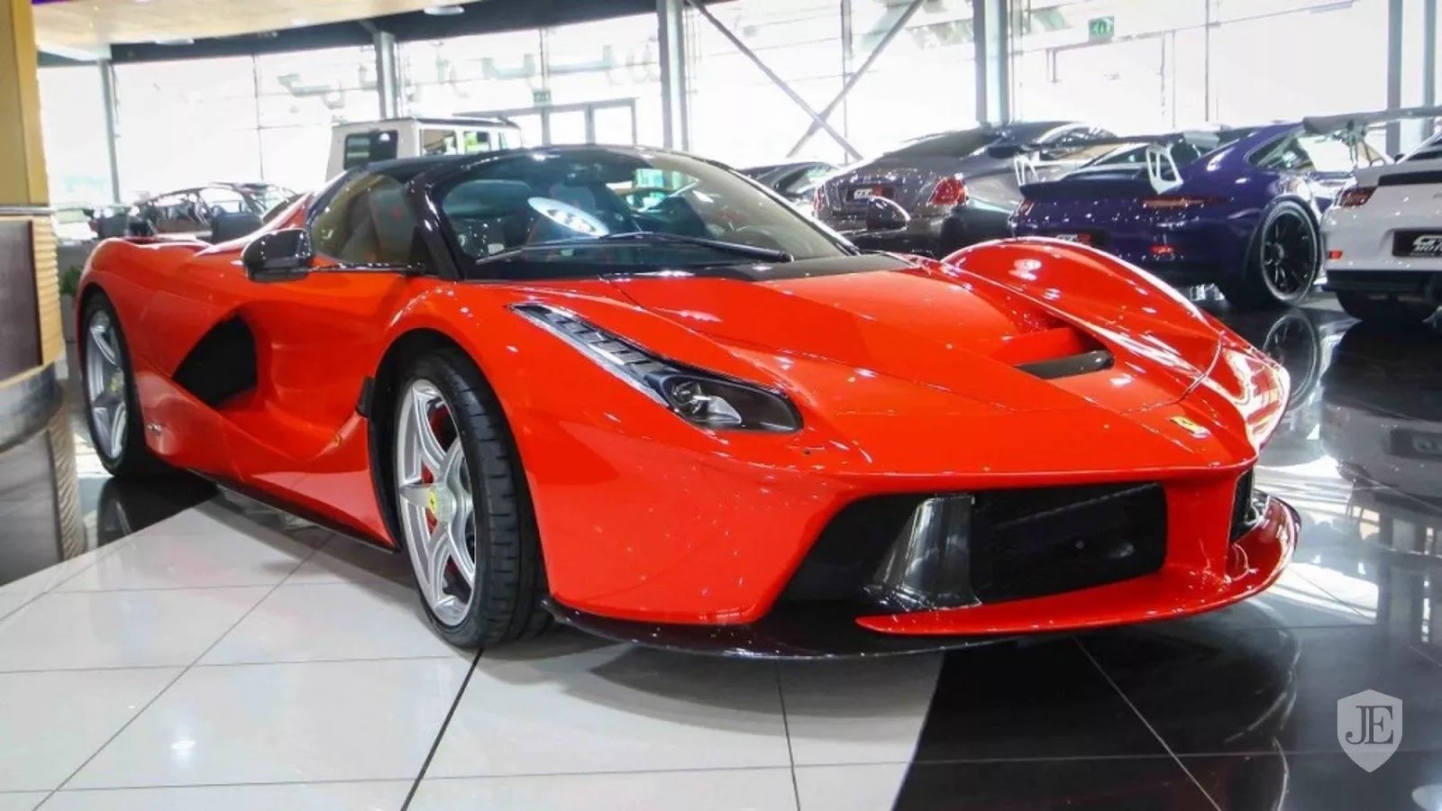 Xe++ - 'Siêu phẩm' Ferrari LaFerrari Aperta được chào bán 166 tỷ đồng ở Dubai (Hình 4).