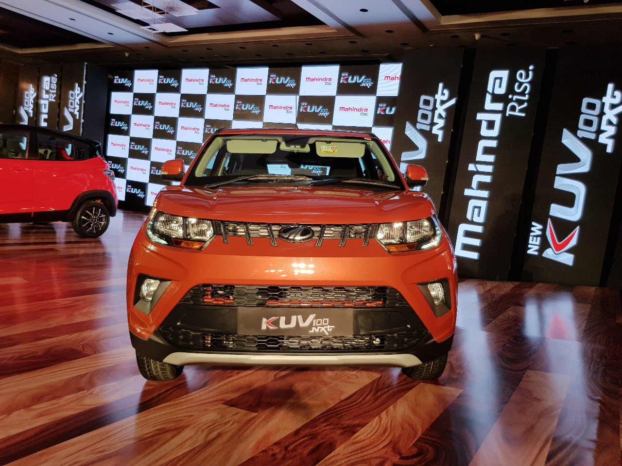 Xe++ - Mahindra KUV100 NXT – SUV siêu nhỏ, giá siêu rẻ 152,5 triệu đồng (Hình 4).