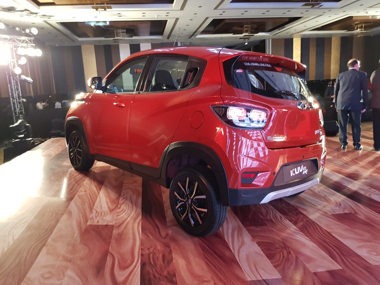 Xe++ - Mahindra KUV100 NXT – SUV siêu nhỏ, giá siêu rẻ 152,5 triệu đồng (Hình 5).