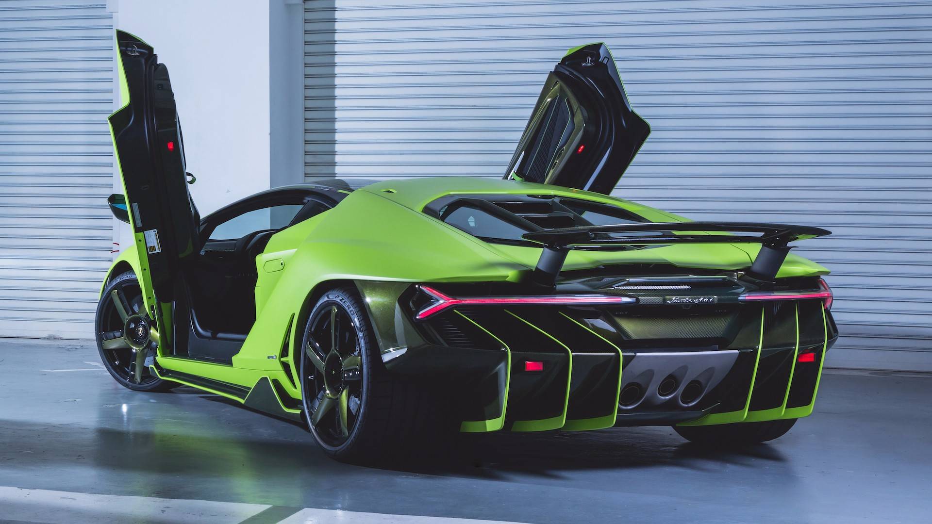 Xe++ - Lamborghini Centenario màu xanh cốm độc nhất tại Hồng Kông (Hình 2).