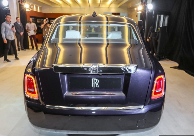 Xe++ - Chiếc xe siêu sang Rolls-Royce Phantom 2018 'đặt chân' tới Malaysia (Hình 7).