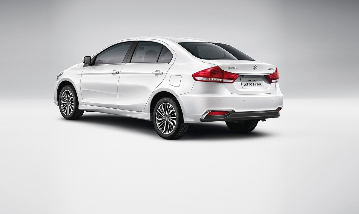 Xe++ - Sedan Suzuki Ciaz 2017 công bố giá bán tại Trung Quốc (Hình 5).