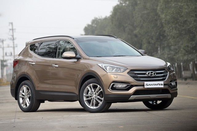 Xe++ - Hyundai SantaFe 2017 giảm giá tới 230 triệu đồng (Hình 2).