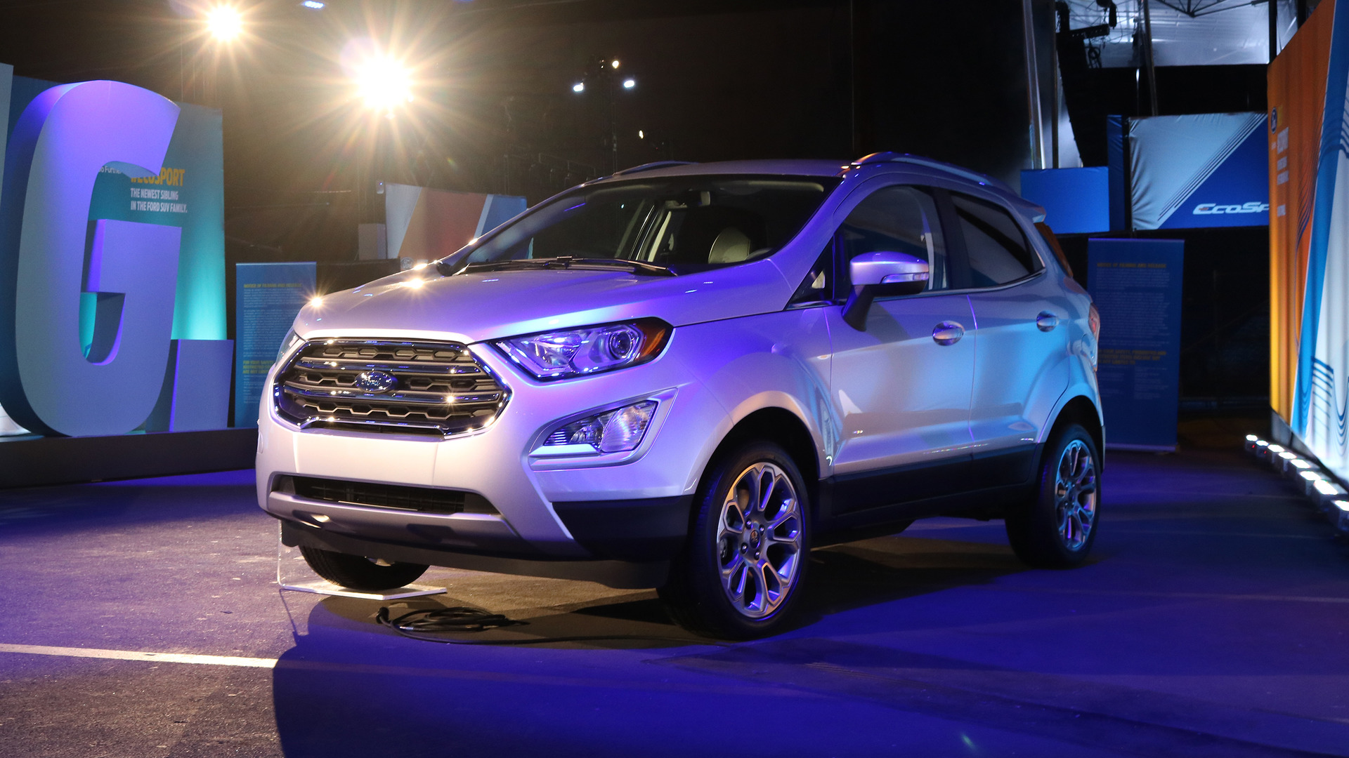 Xe++ - Ford Ecosport 2018 có giá bán cao ngất ngưởng 30.555 USD (Hình 2).