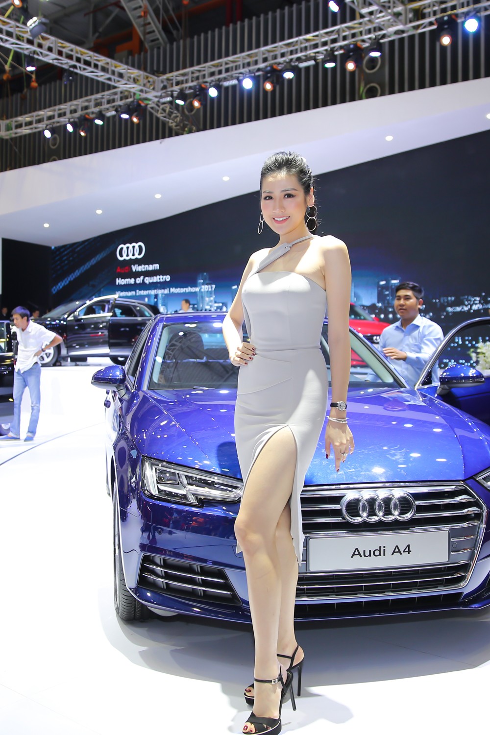 Xe++ - Á hậu Tú Anh “thả dáng” quyến rũ bên Audi A4 tiền tỷ (Hình 6).