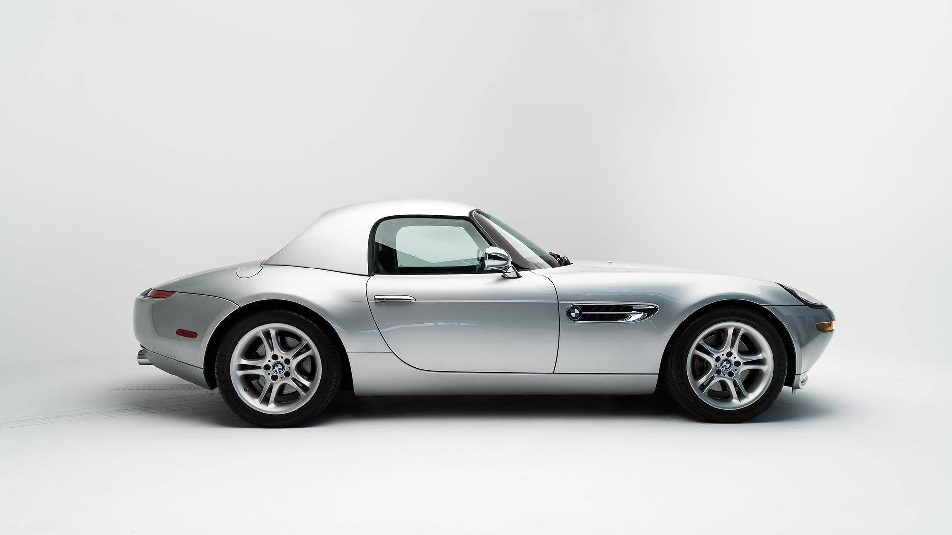 Xe++ - BMW Z8 của Steve Jobs sắp bán đấu giá khởi điểm từ 6,83 tỷ đồng (Hình 2).