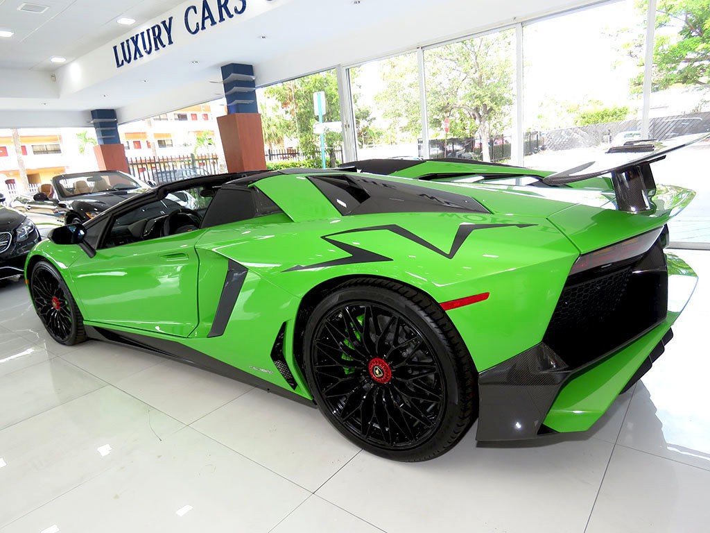 Xe++ - Lamborghini Aventador màu xanh cốm Verde Mantis độc nhất thế giới (Hình 8).