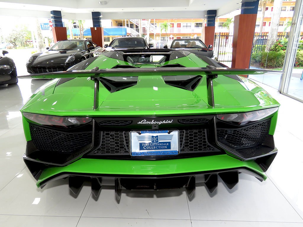 Xe++ - Lamborghini Aventador màu xanh cốm Verde Mantis độc nhất thế giới (Hình 12).