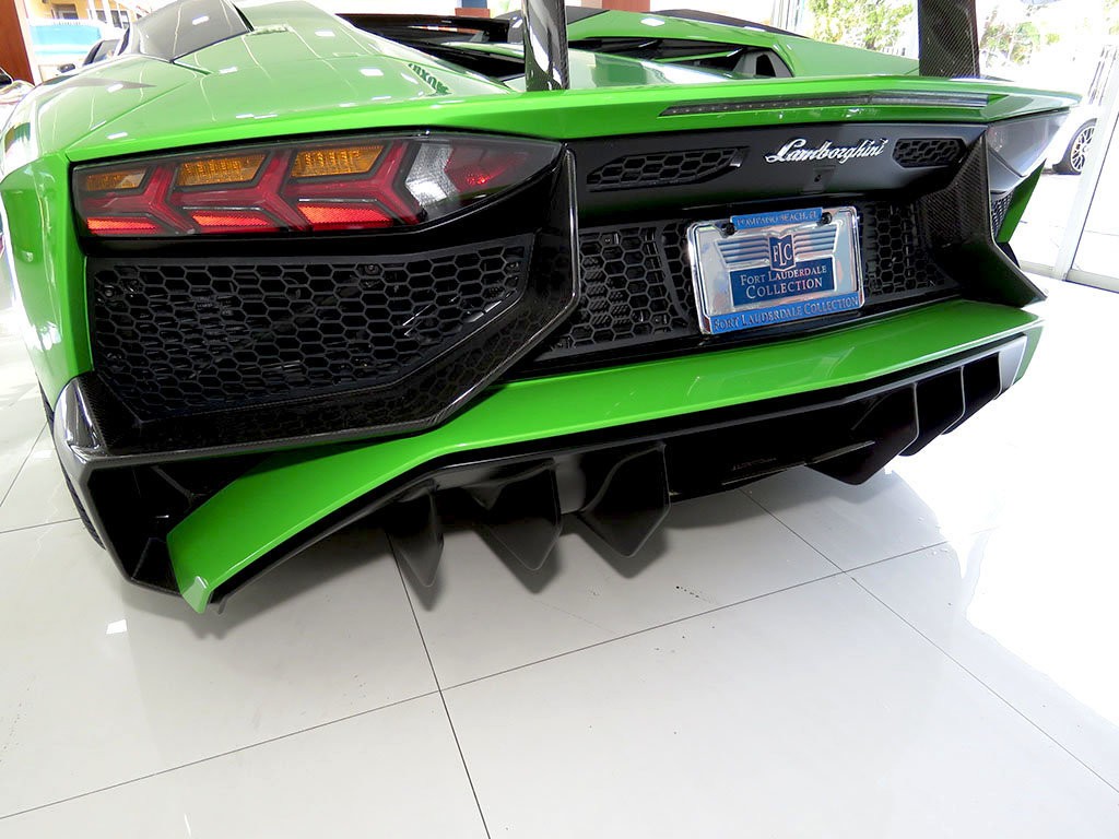 Xe++ - Lamborghini Aventador màu xanh cốm Verde Mantis độc nhất thế giới (Hình 13).