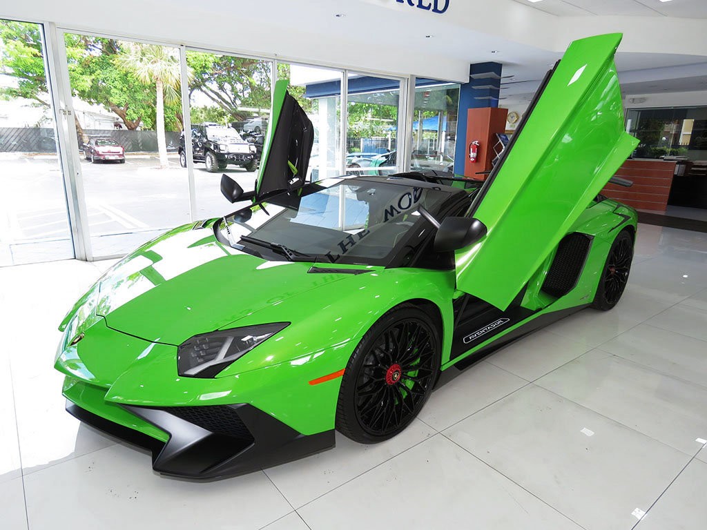 Xe++ - Lamborghini Aventador màu xanh cốm Verde Mantis độc nhất thế giới