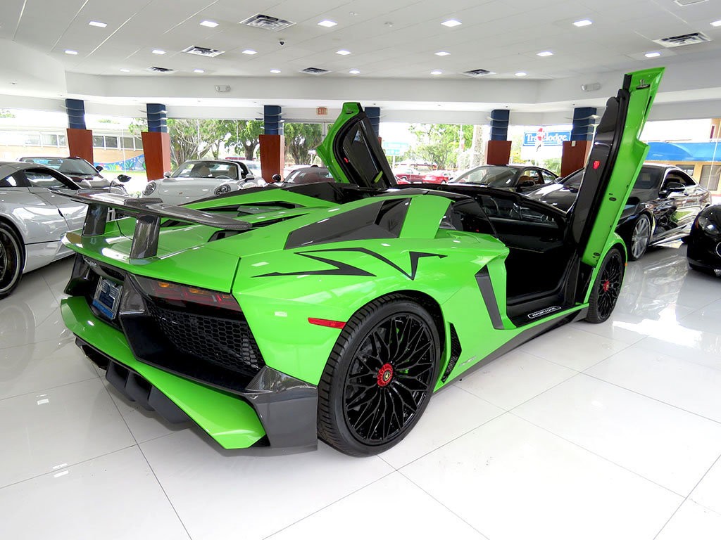 Xe++ - Lamborghini Aventador màu xanh cốm Verde Mantis độc nhất thế giới (Hình 7).