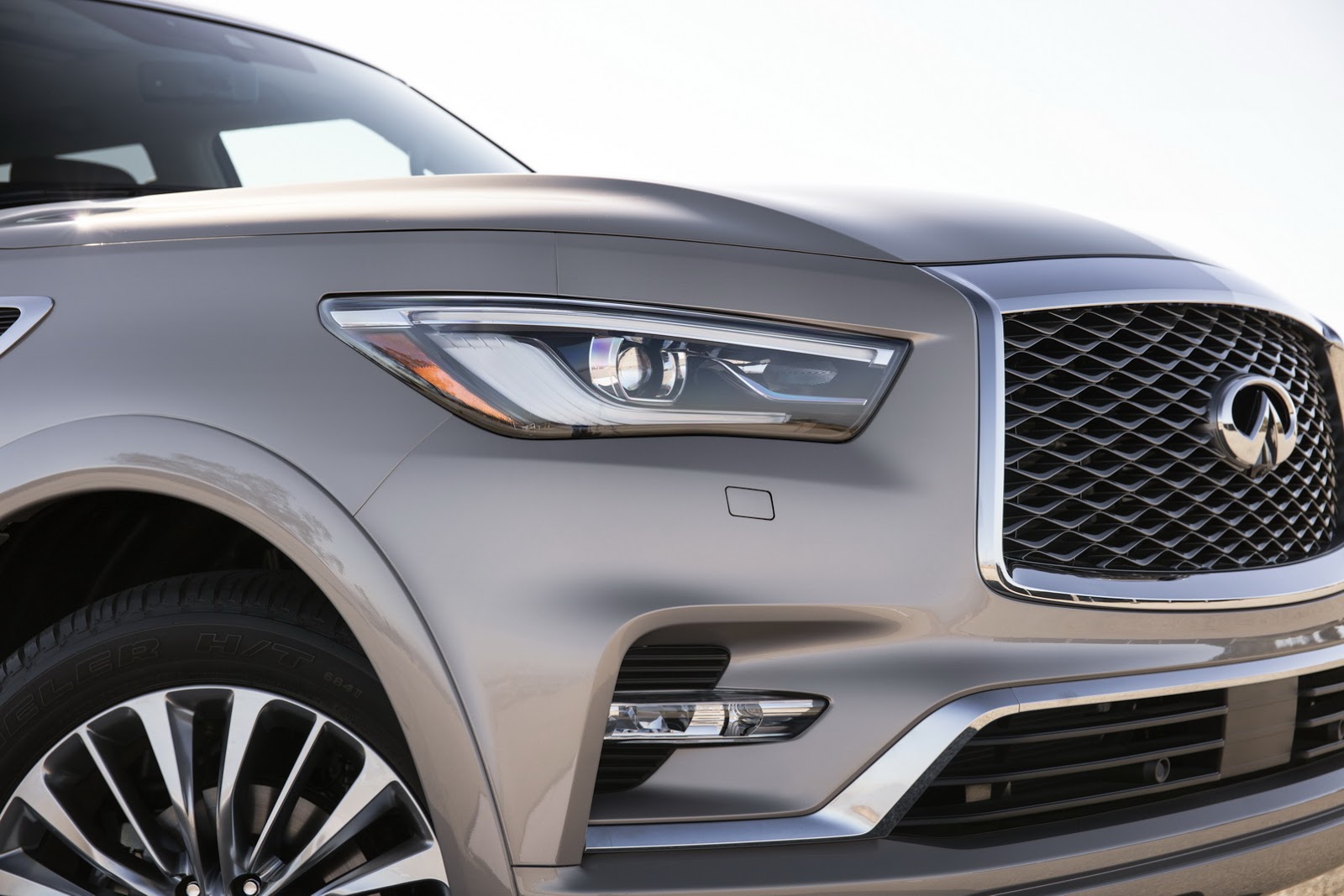 Xe++ - SUV hạng sang Infiniti QX80 2018 công bố giá bán (Hình 5).