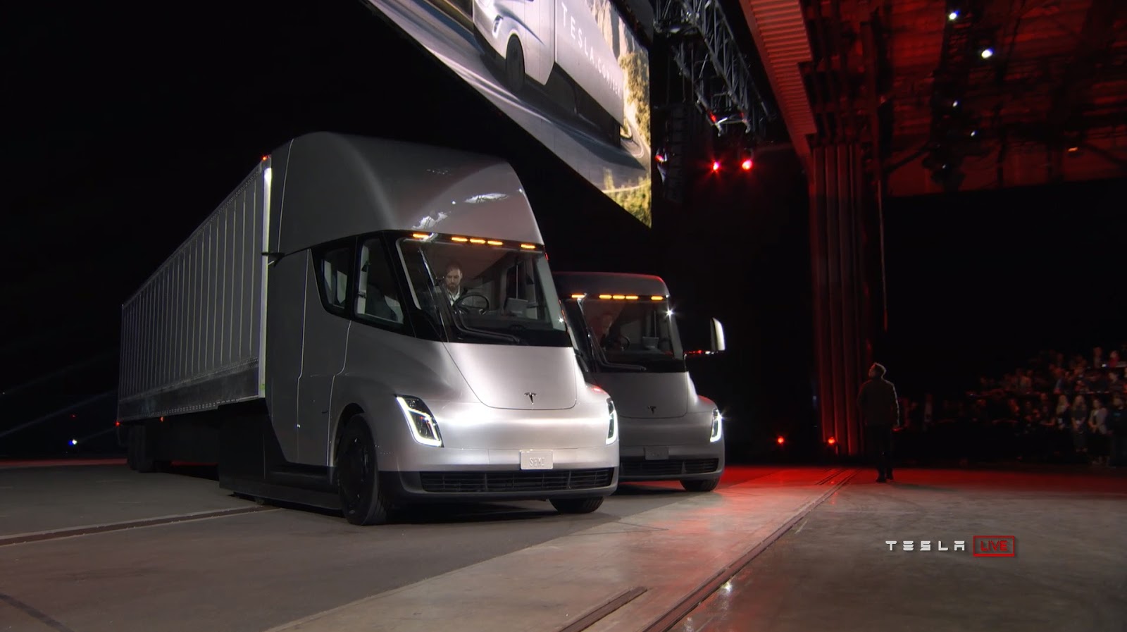 Xe++ -  Xe tải điện Tesla Semi trình làng, chạy được tới 800km/lần sạc (Hình 3).