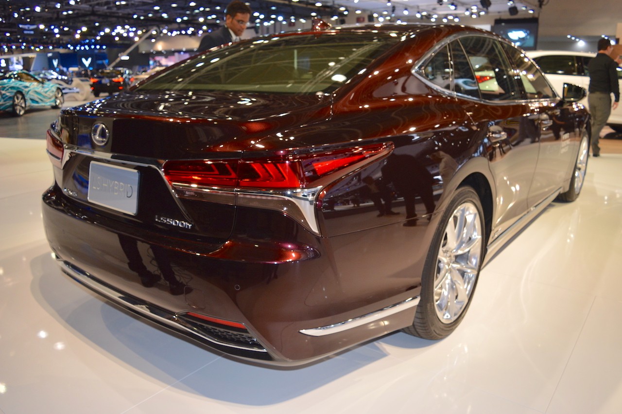 Xe++ - Lexus LS 2018 mở bán tại UAE, khởi điểm từ 1,92 tỷ đồng (Hình 4).