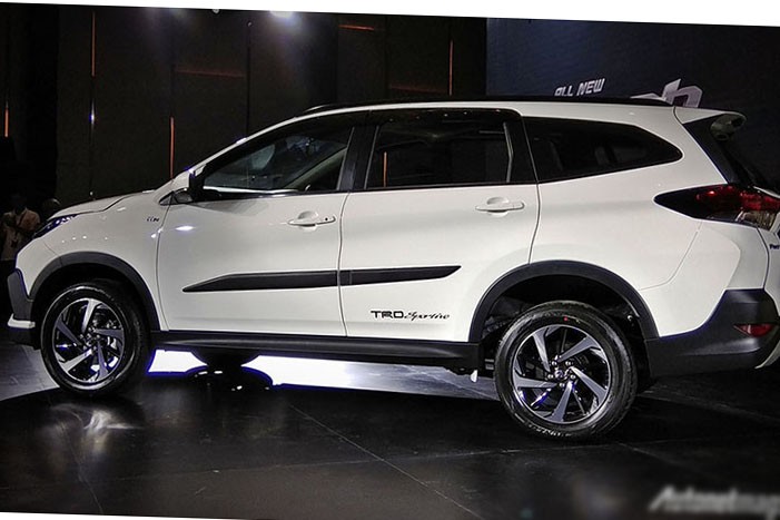 Xe++ - SUV cỡ nhỏ Toyota Rush 2018 ra mắt, có về Việt Nam? (Hình 2).