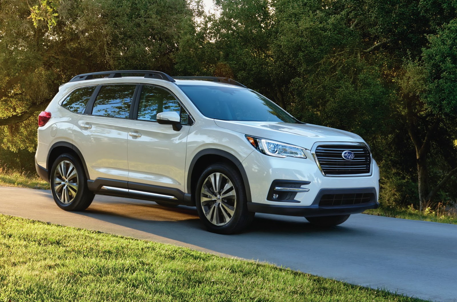 Xe++ - SUV Subaru Ascent 2019 ra mắt, cạnh tranh trực tiếp Ford Explorer  (Hình 2).