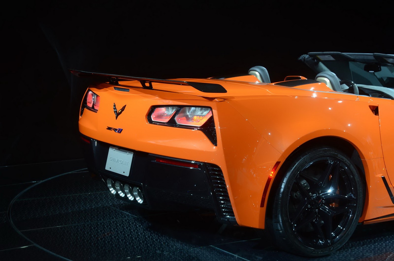 Xe++ - “Mãnh thú” Chevrolet Corvette ZR1 2019 có giá từ 2,7 tỷ đồng (Hình 9).