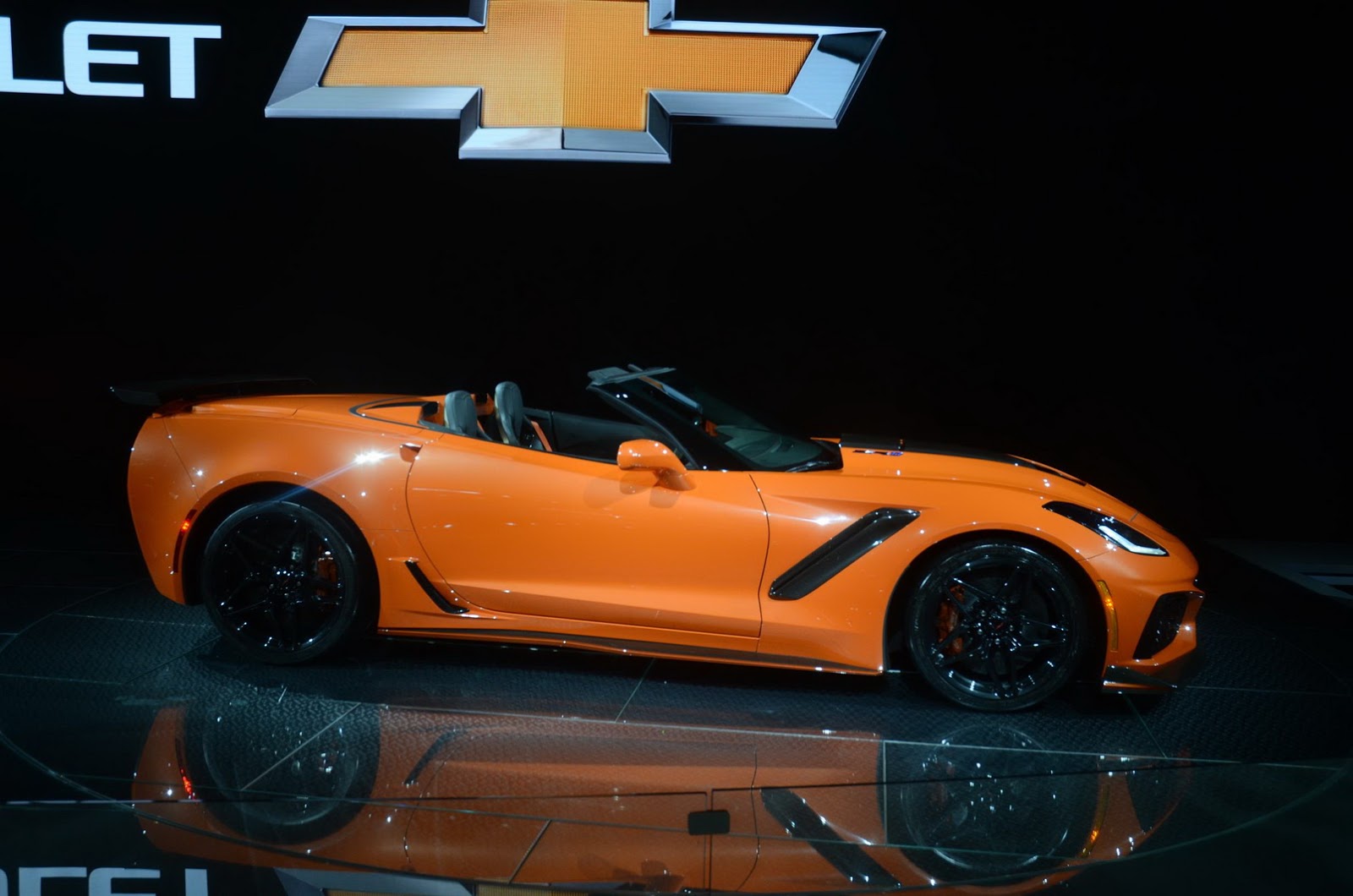 Xe++ - “Mãnh thú” Chevrolet Corvette ZR1 2019 có giá từ 2,7 tỷ đồng (Hình 3).