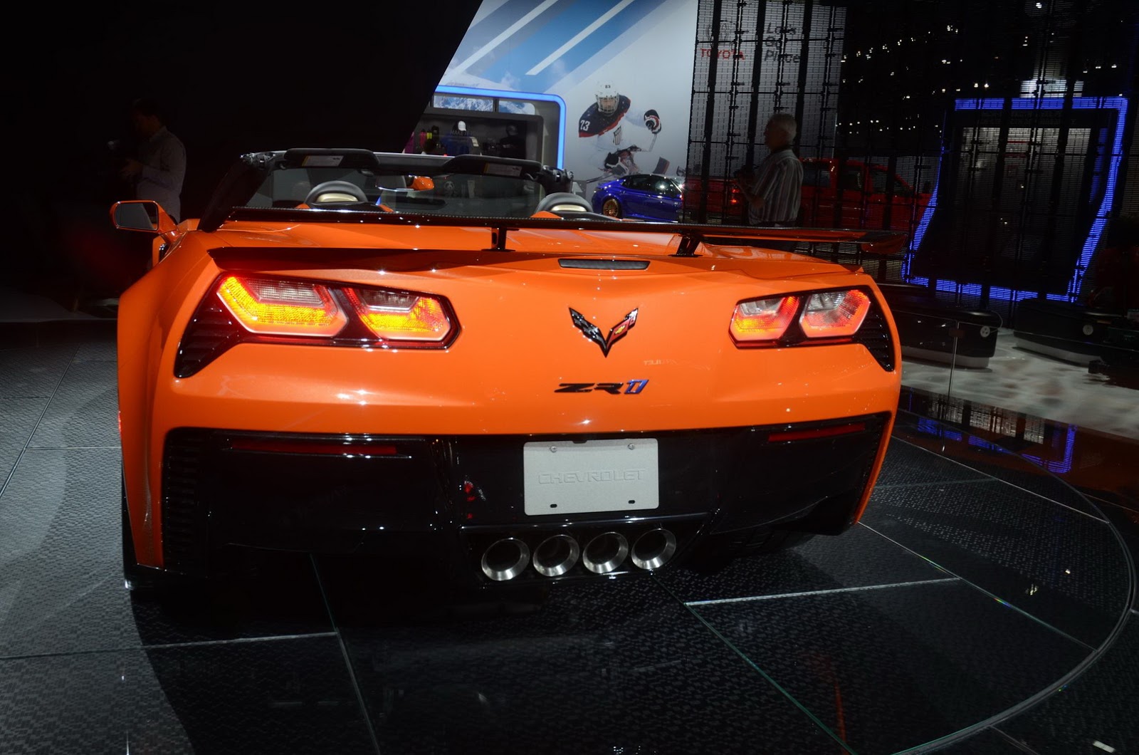 Xe++ - “Mãnh thú” Chevrolet Corvette ZR1 2019 có giá từ 2,7 tỷ đồng (Hình 8).