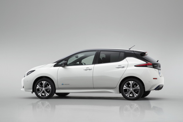 Xe++ - Nissan Leaf 2018 công bố giá bán hơn 680 triệu đồng tại Mỹ (Hình 3).