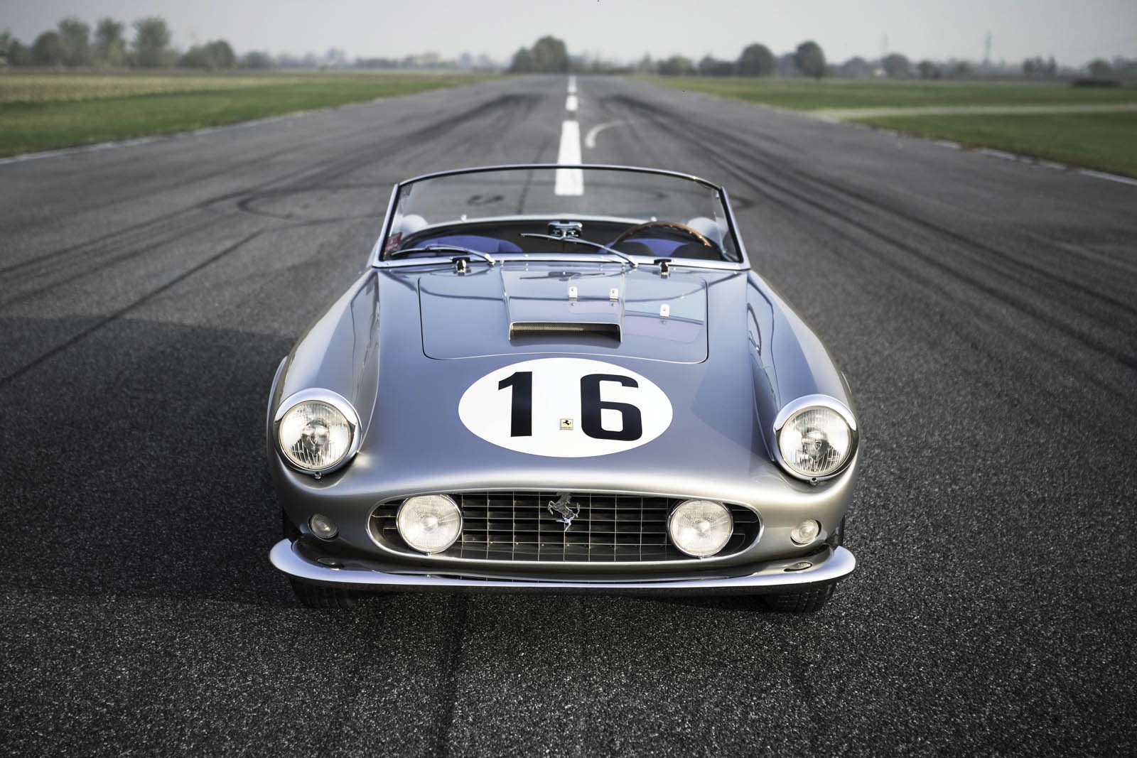 Xe++ - Ferrari 250 GT LWB California Spider có giá hơn 401 tỷ đồng (Hình 3).