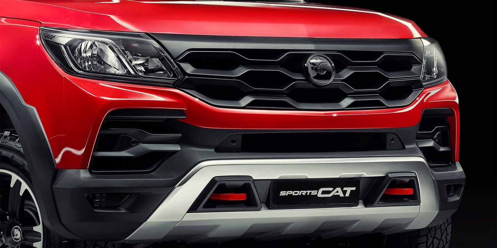 Xe++ - Bán tải Holden Colorado SportsCat lộ diện, thách thức Ford Ranger Raptor (Hình 7).