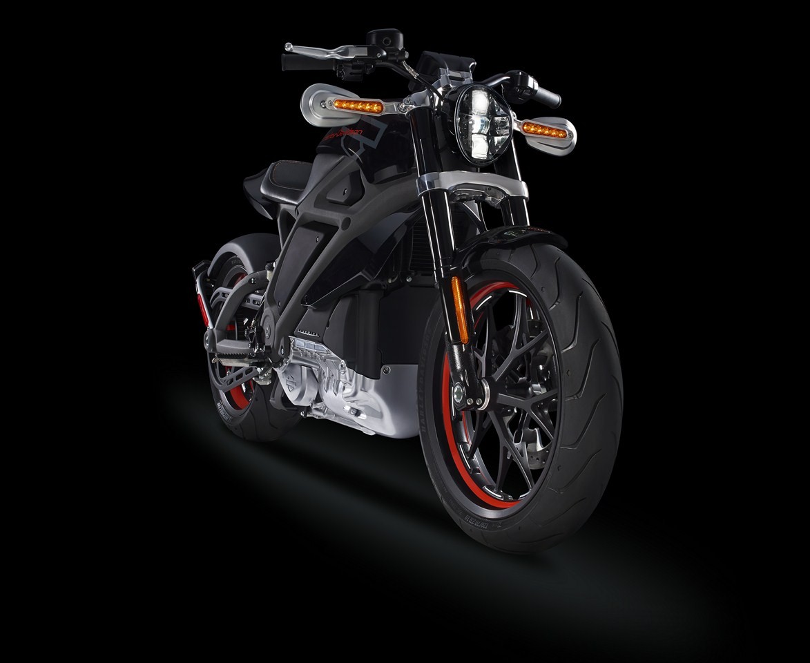 Xe++ - Emflux Model 1 - môtô chạy điện “nhái” Harley-Davidson Livewire (Hình 2).