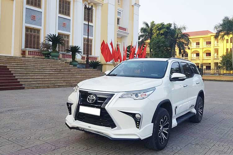 Xe++ - Toyota Fortuner độ xe sang Lexus LX570 tại Hà Nam