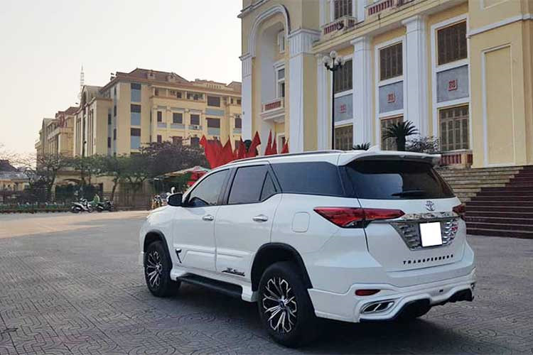 Xe++ - Toyota Fortuner độ xe sang Lexus LX570 tại Hà Nam (Hình 3).