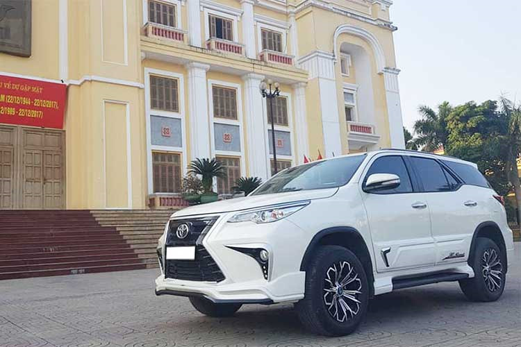 Xe++ - Toyota Fortuner độ xe sang Lexus LX570 tại Hà Nam (Hình 4).