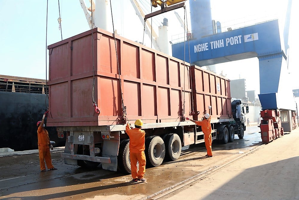 Sự kiện - Cảng Cửa Lò lần đầu tiên đón chuyến tàu container quốc tế  (Hình 2).