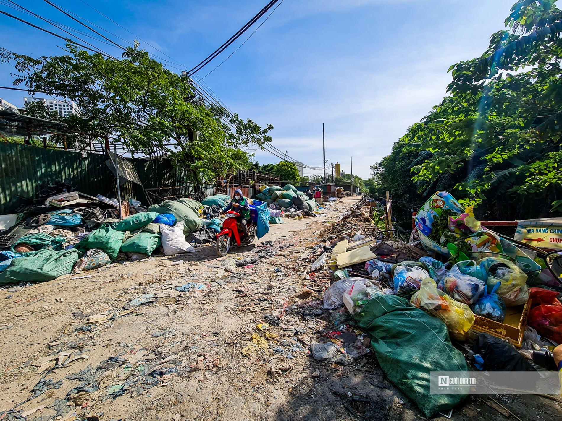 Hồ sơ điều tra - [Vi phạm trật tự đô thị tại Hà Nội]: Chuyện sai làm giữa ban ngày  (Hình 9).