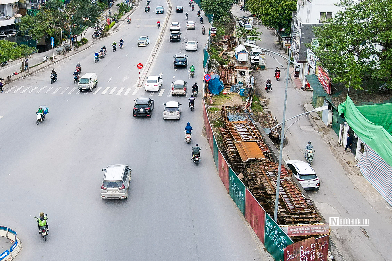 Sự kiện - Khẩn trương thi công, trả lại lòng đường đô thị cho nhân dân đón Tết (Hình 2).