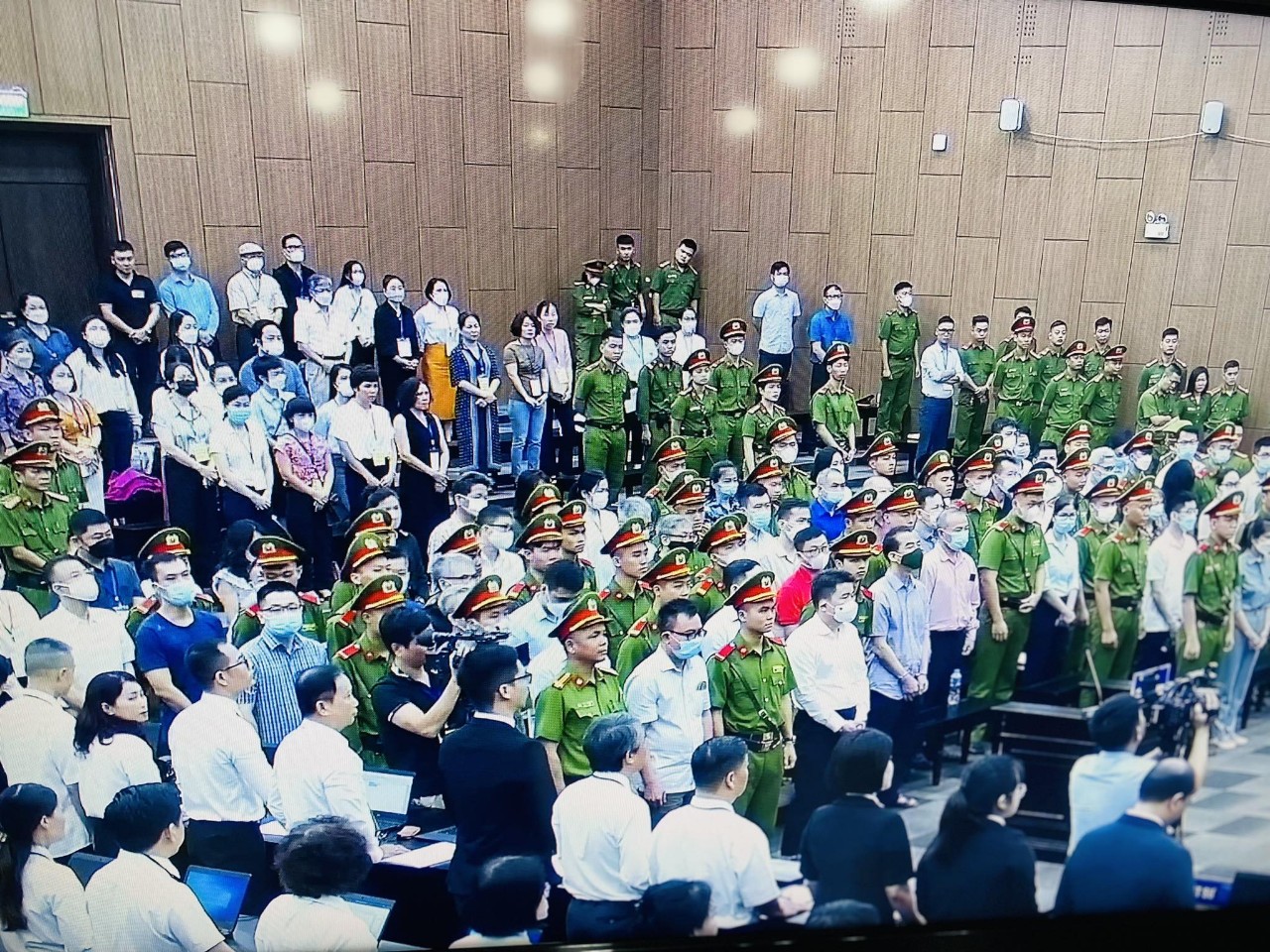 Hồ sơ điều tra - Cựu Trợ lý Phó Thủ tướng được 'ăn chia' thế nào trong vụ bay giải cứu? (Hình 2).