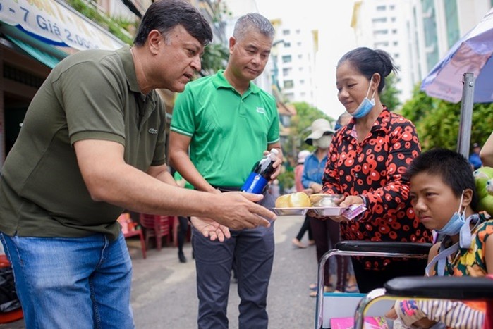 Tin nhanh - Bữa cơm 1.000 đồng đổi lại hàng ngàn tình yêu thương