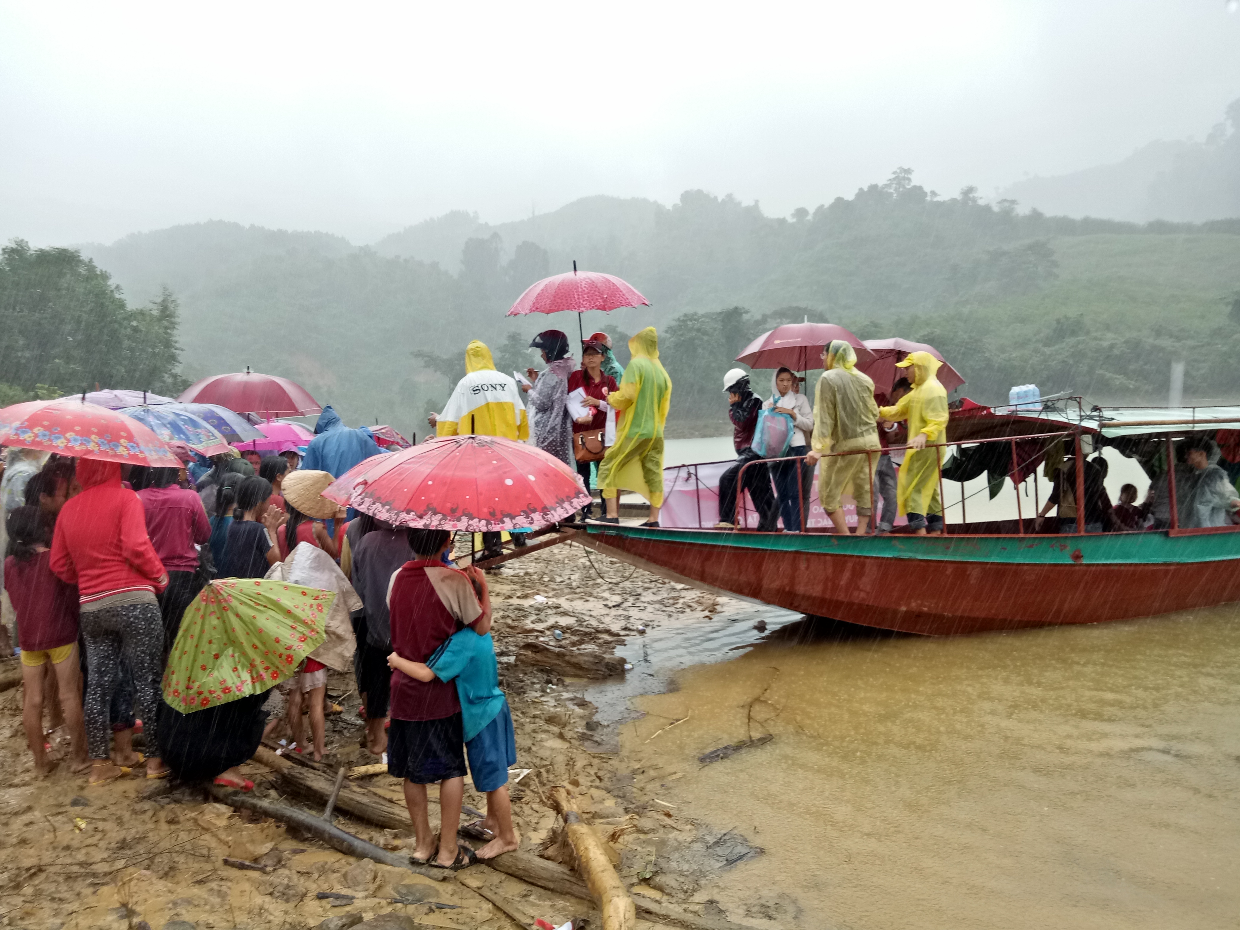 Giáo dục - Những 'đóa hoa' ngát hương nơi rừng trời Trà My (Hình 4).