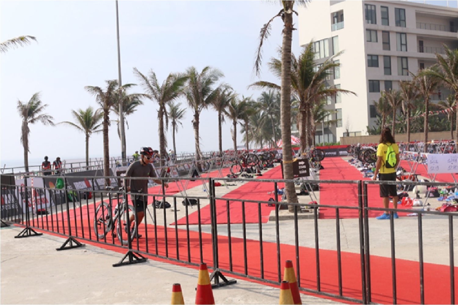 VNG Ironman 70.3:  Hơn 1.600 VĐV tranh tài giữa cái nắng như “đổ lửa” tại Đà Nẵng