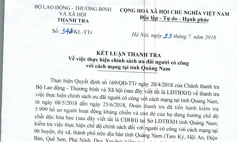 Tin nhanh -  Con bị dị dạng, cán bộ vẫn 'bắt' bố mẹ phải mắc bệnh CĐHH mới xét chế độ