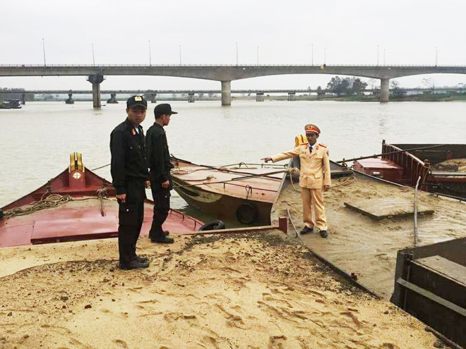 An ninh - Hình sự - Vụ 'cát tặc” đe dọa Phó phòng TN&MT: Người trong cuộc lên tiếng