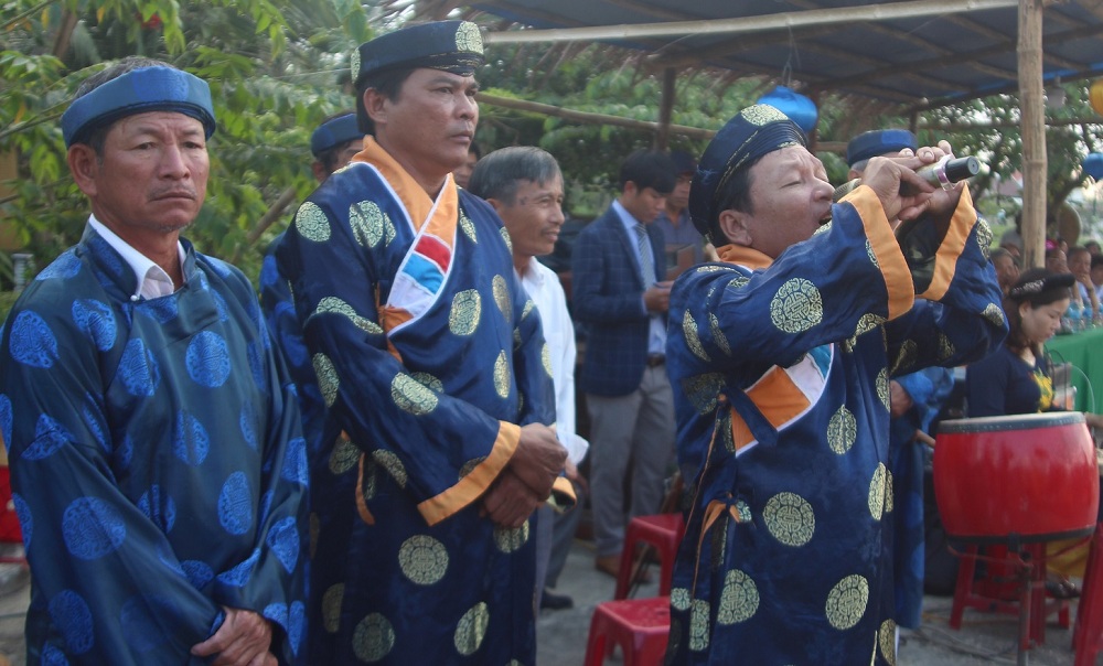 Văn hoá - Rộn ràng lễ hội Cầu Bông ở làng rau 500 tuổi ngày đầu Xuân