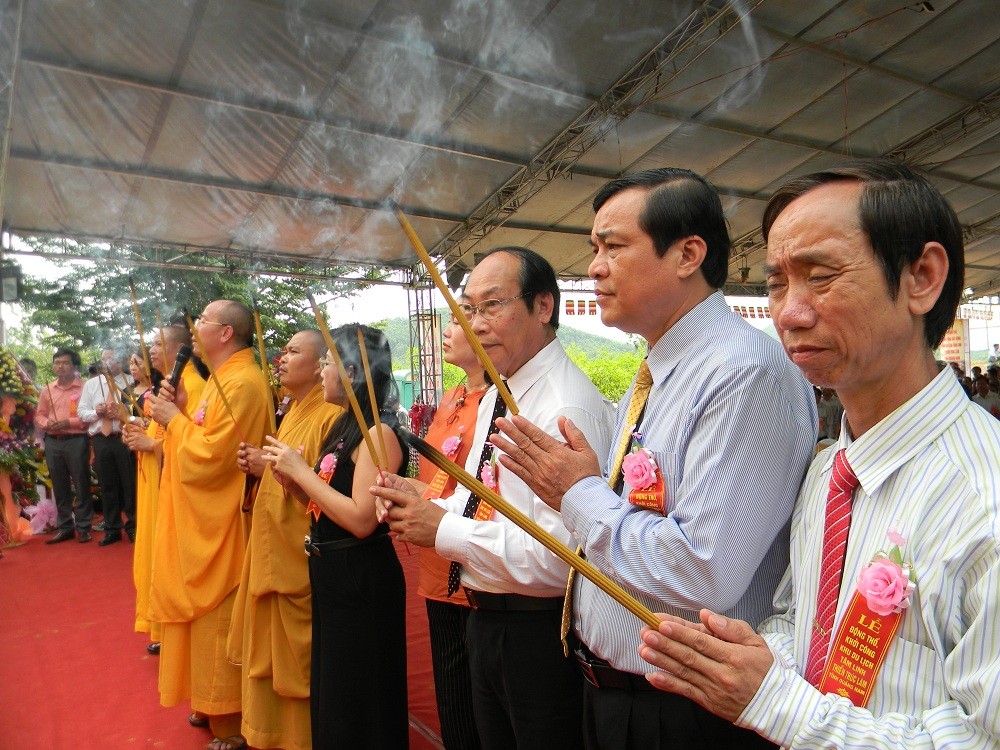 Tin nhanh - Chùa 'Ba Vàng Quảng Nam' khởi công rồi ngừng xây dựng, hàng tỷ đồng tiền quyên góp đi đâu?