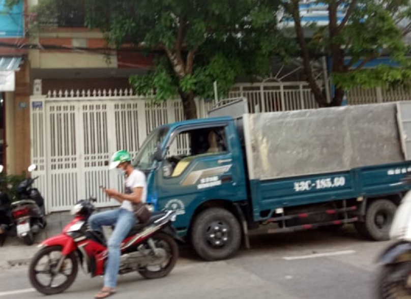 An ninh - Hình sự - Bị can dâm ô bé gái trong thang máy hiện không có mặt ở nơi cư trú Đà Nẵng: Công an sẽ quản lý như thế nào?