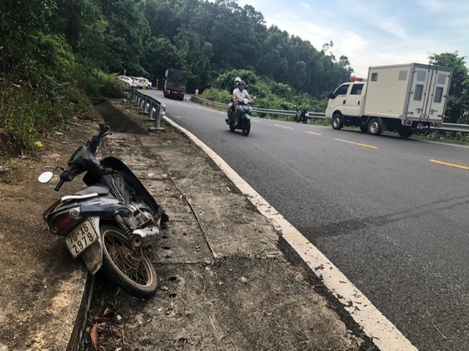 An ninh - Hình sự - 100 cán bộ chiến sĩ cùng chó nghiệp vụ 'phong tỏa' núi Hải Vân truy tìm kẻ sát nhân trốn trại