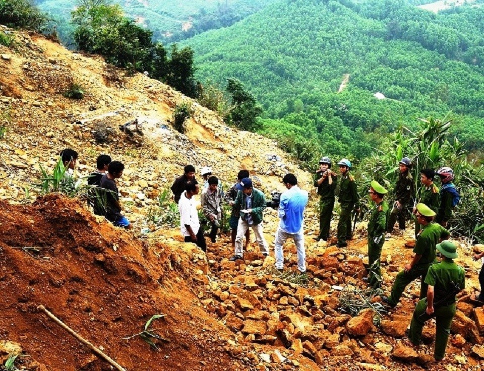 An ninh - Hình sự - Khởi tố phu vàng đâm chết đồng nghiệp vì ... không cho về nhà