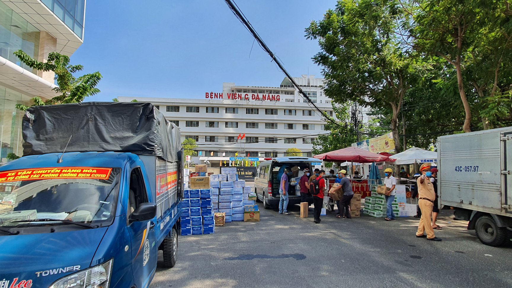 Tin nhanh - Đà Nẵng: Những nghĩa cử cao đẹp trong 'cuộc chiến' đẩy lùi Covid-19