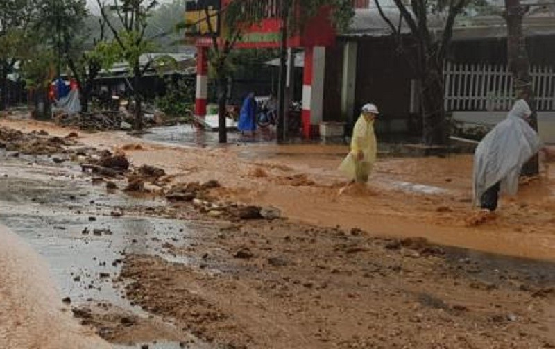 Tin nhanh - Bão số 9: Những con số thiệt hại tăng chóng mặt (Hình 2).