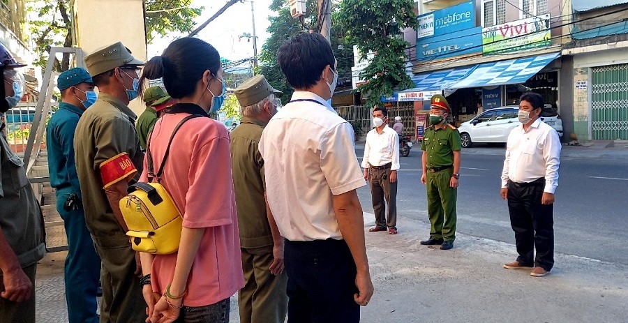 Sự kiện - Hình ảnh Đà Nẵng trong ngày đầu thực hiện 'ai ở đâu thì ở đó' (Hình 3).